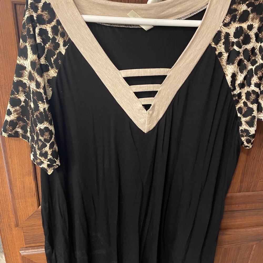 NWOT super cute black and leopard shirt